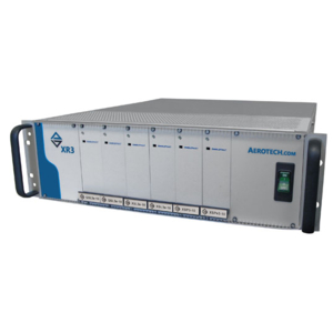 Contrôleur 6-axes en rack avec interface à fibre optique, pour moteurs DC, brushless, ou pas à pas