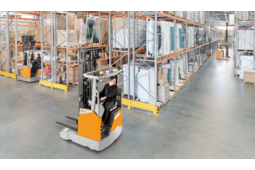 STILL présente le chariot à mât rétractable FXR 14C-16C