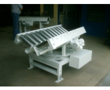 Table tournante avec convoyeur a rouleau pour transport de tube