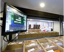Electroclass équipe Bonbonweb pour le stockage et la préparation de commande de produits vendus en ligne