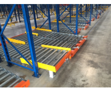 Stockage dynamique à grands rouleaux pour palettes